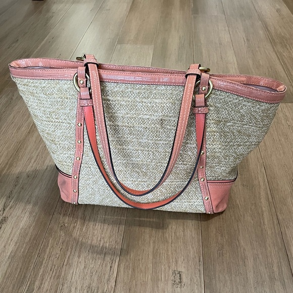 Coach straw and peach leather shoulder bag - Picture 3 of 10